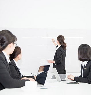 AYX.COM