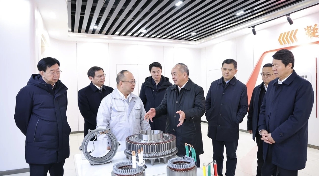 开足马力“赶订单”，奋力冲刺“开门红”  | 山东省委书记林武调研AYX.COM-爱游戏（中国）临沂工厂新能源电驱动项目